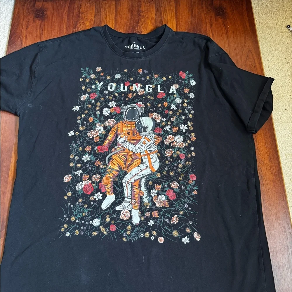 YoungLA Astro Affairs Black Graphic T-Shirt with Astronaut Design Sz XXL - Picture 1 of 6